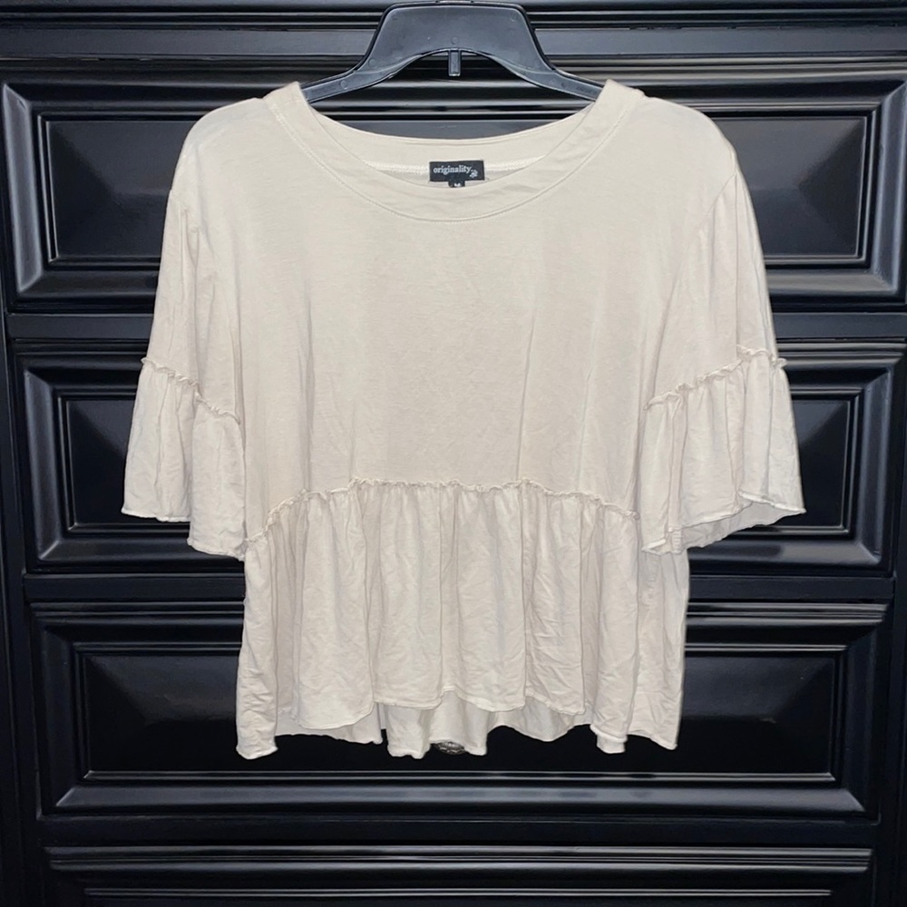 Bought From: Dillard’s ||| Adult Medium - Short Sleeve - Tan